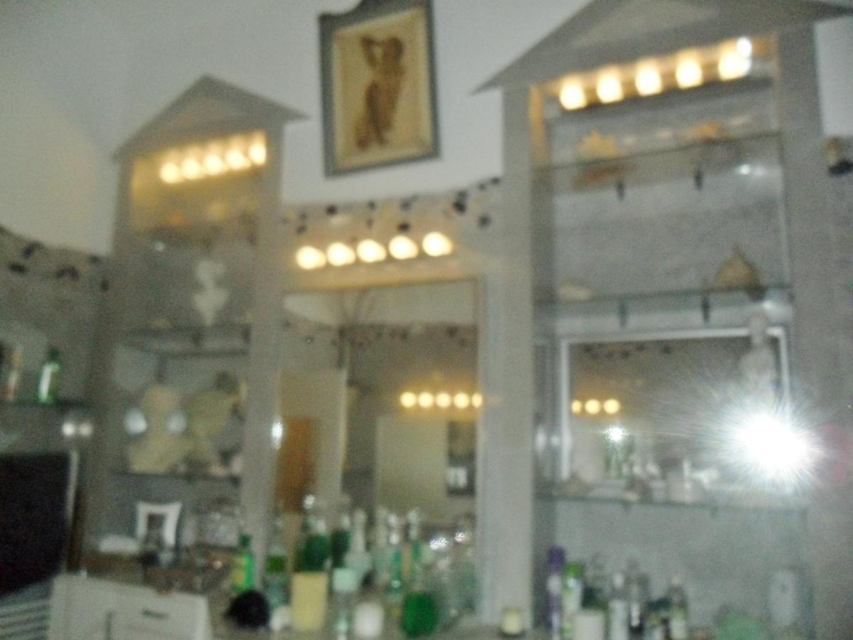 Luxury Near Castle Guest house *