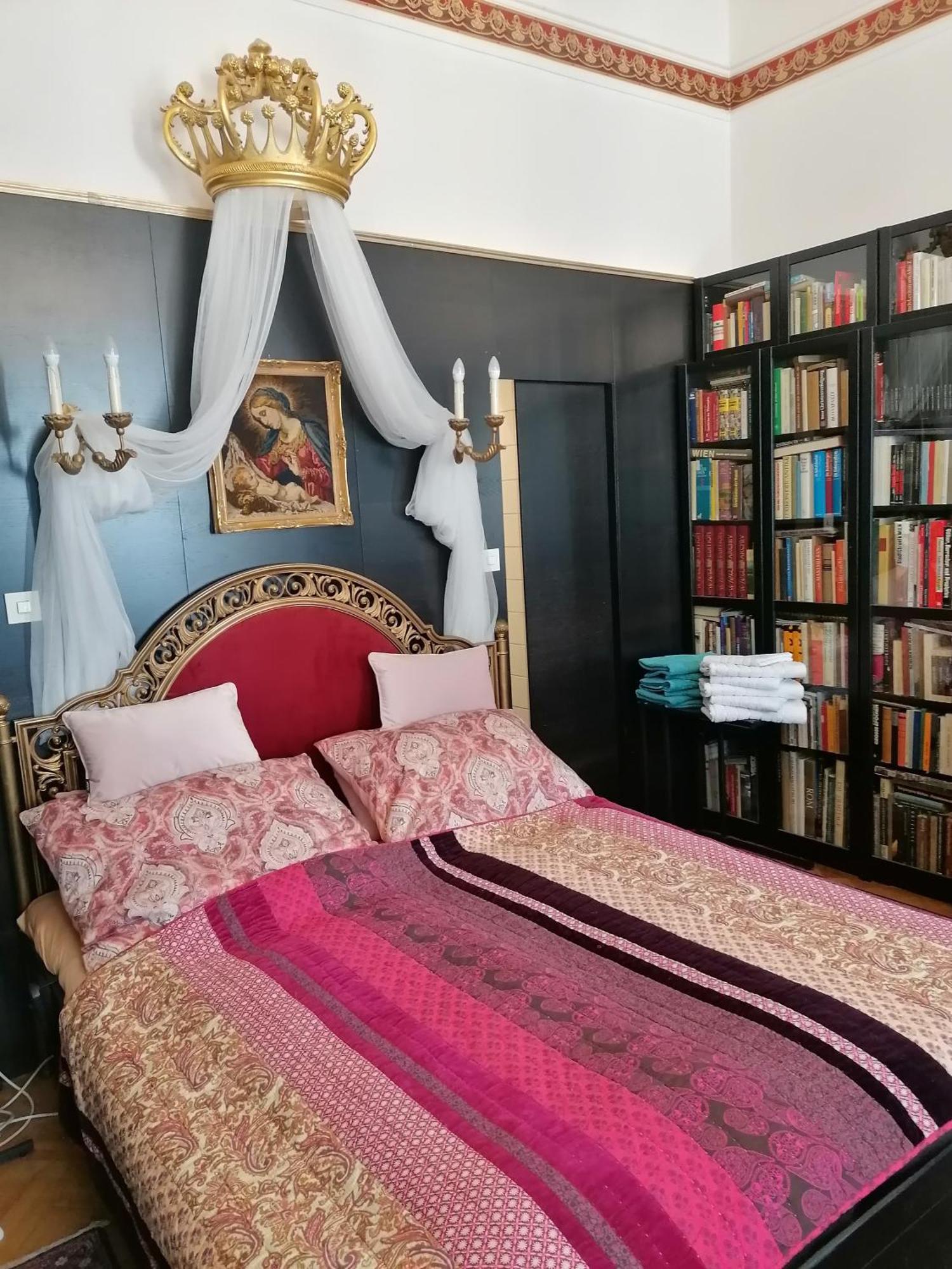 Luxury Near Castle Pensión