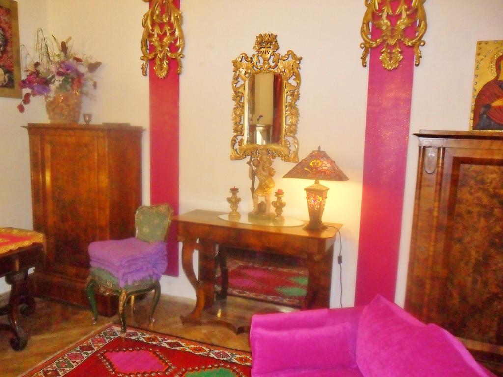 Pensión Luxury Near Castle