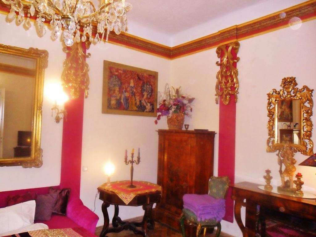 Luxury Near Castle Pensión