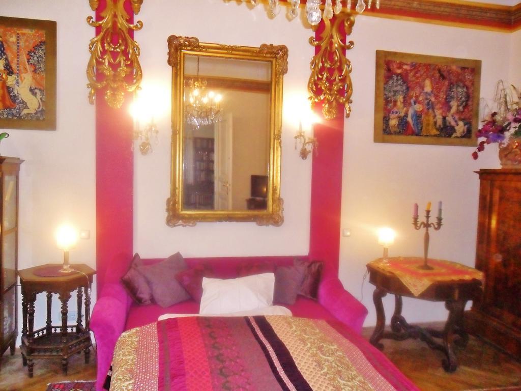Pensión Luxury Near Castle *