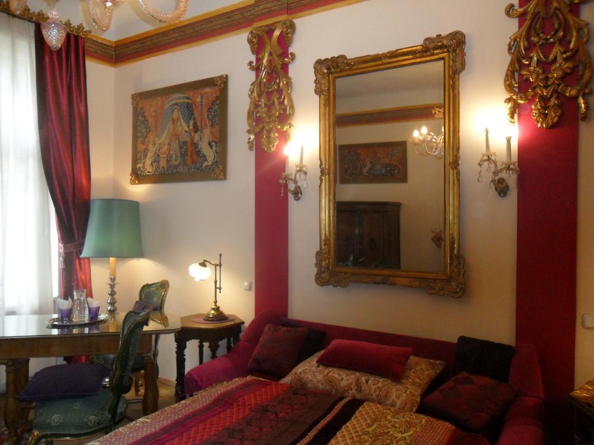Luxury Near Castle Pensión Viena