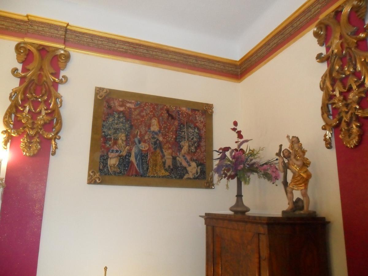 Pensión Luxury Near Castle