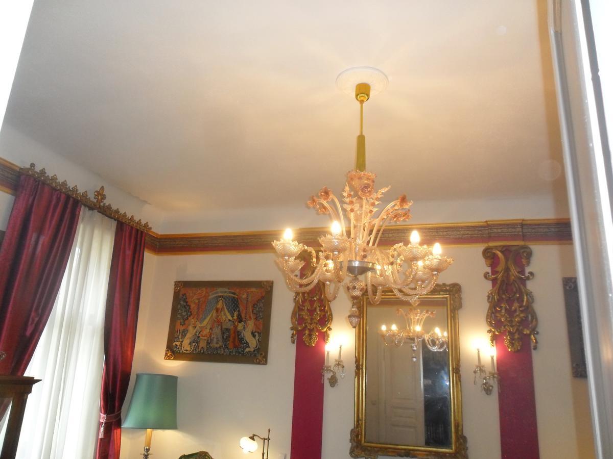 Pensión Luxury Near Castle