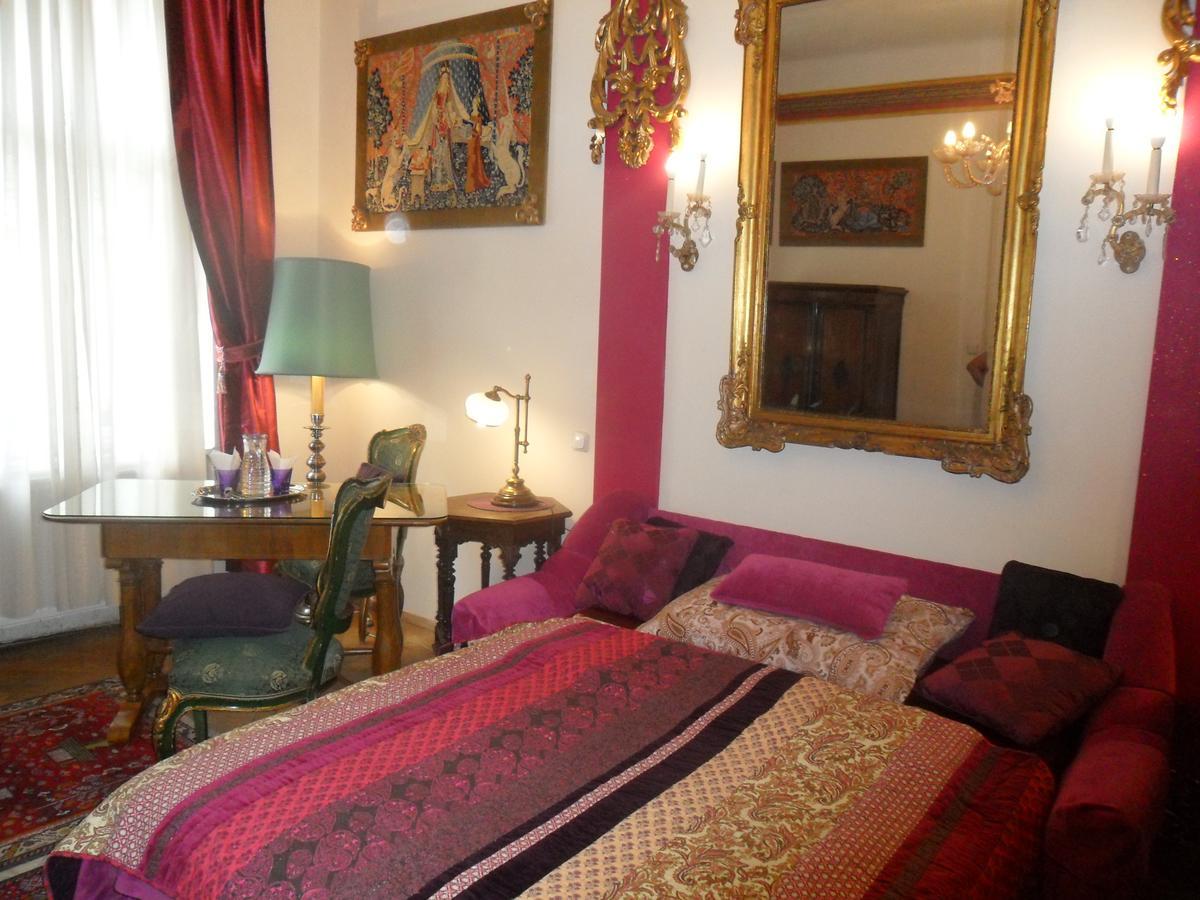 Pensión Luxury Near Castle